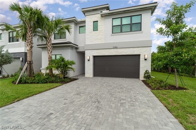 12750 Woodbury Dr