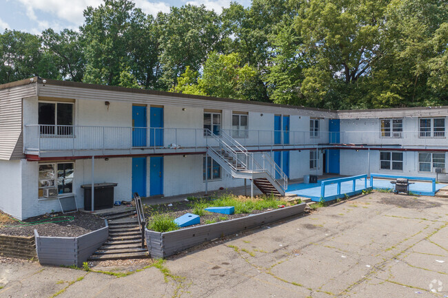 Photo - 1402 Fraternity Village Dr Apartments