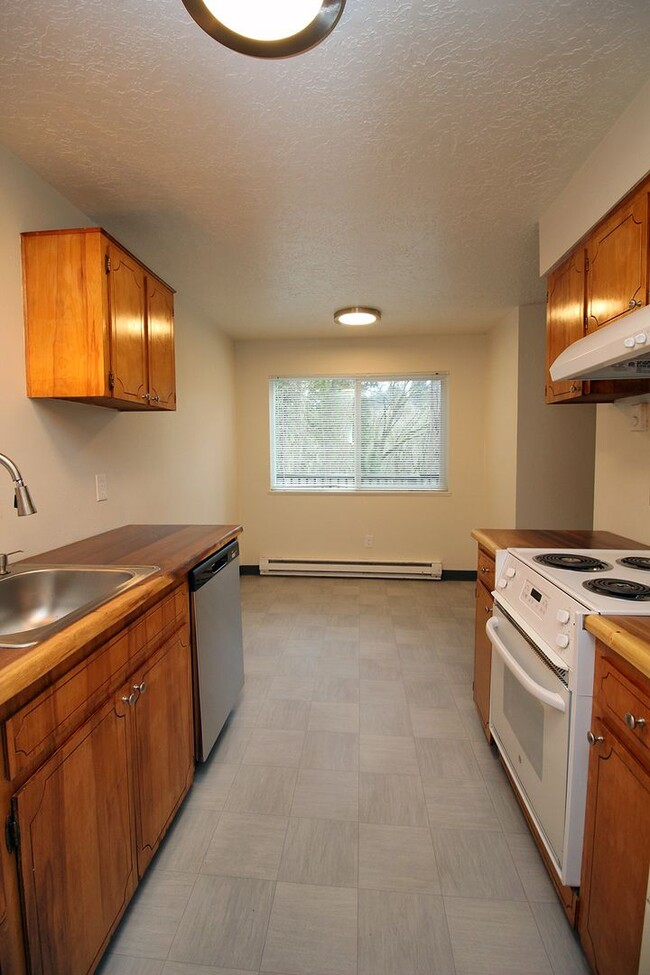 Building Photo - 3736 SW 10th Ave Rental