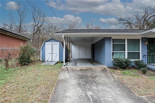 Photo - 667 Tara Cir SE