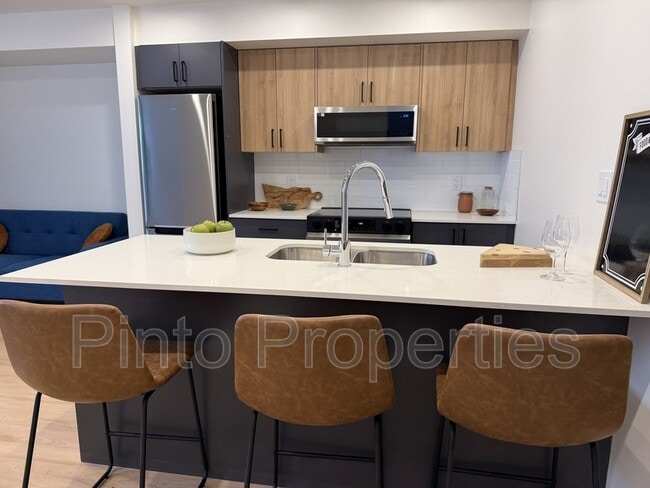 Photo - 8615-8108 108 St NW