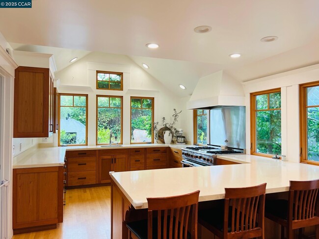 Photo - 53 Knickerbocker Ln