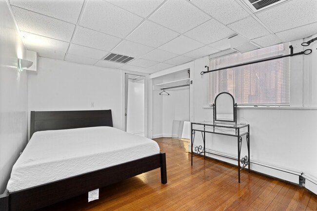 Building Photo - 306 Commonwealth Ave Unit 2 Rental