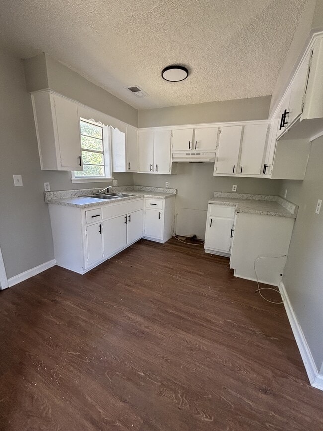 Photo - 111 E Cherry St