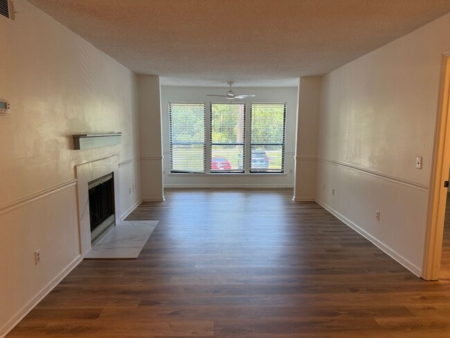 Building Photo - Updated First Floor Forest Cove Condo- Bike to the Beach!