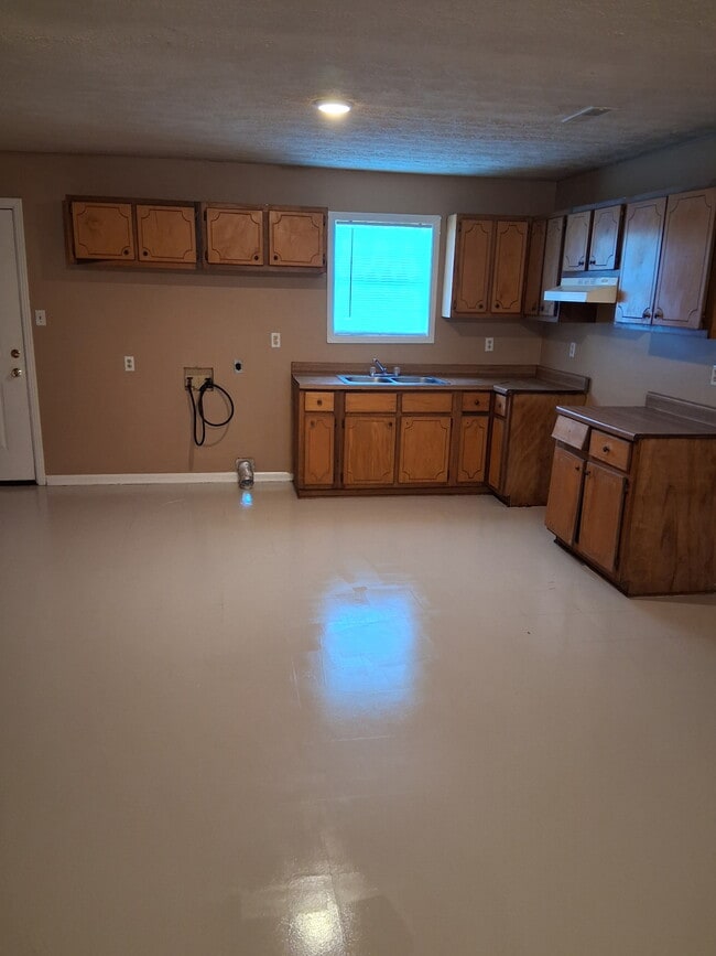 457 Otis Dr Unit 1