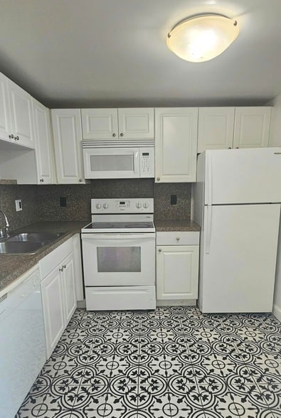 Photo - 1505 Crescent Cir Unidad B24