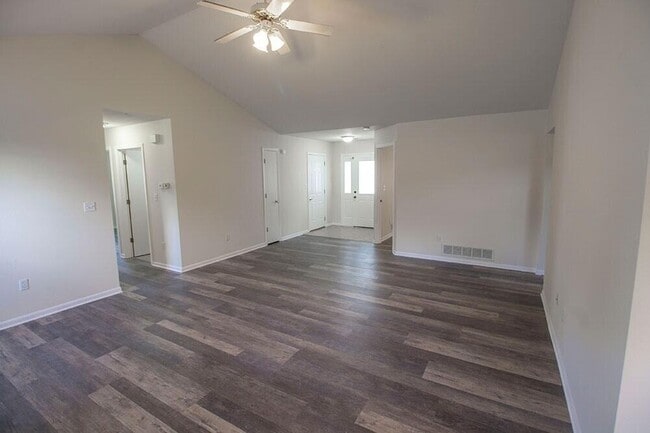 Photo - 1603 E Smiley Ln