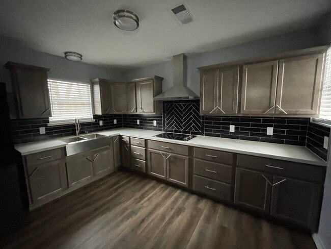 Photo - 2478 San Jacinto St