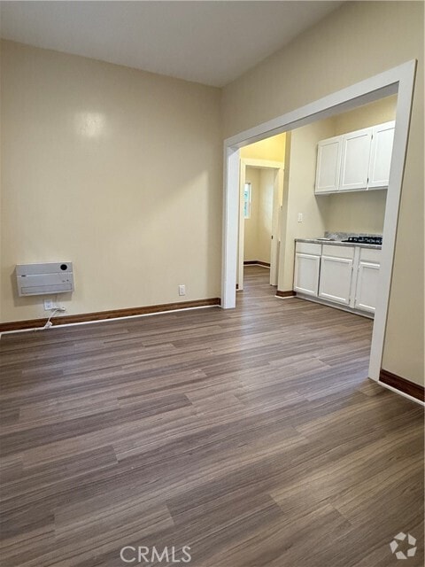 Building Photo - 1944 New England St Rental