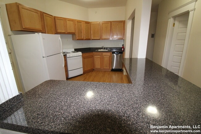 Photo - 1589 Beacon St Unit 4