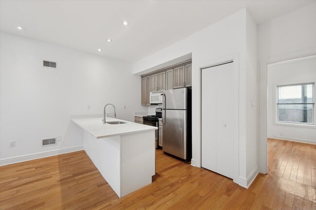 Photo - 1727 South St