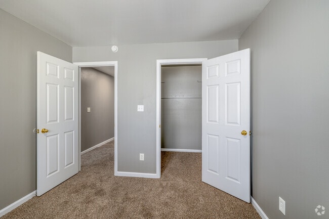 1BR, 1BA - 690SF - Bedroom - Mountain Pointe Apartments