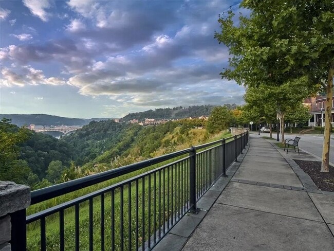 Photo - The Gateway at Summerset