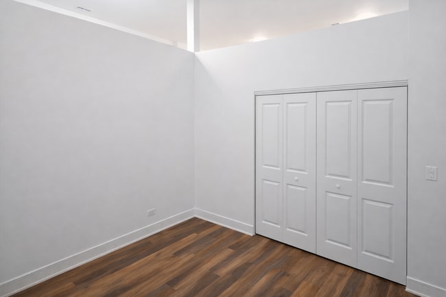 Photo - 1533 N Western Ave Unit 1