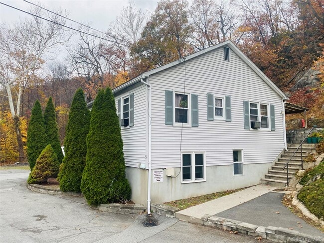 Photo - 5 Old State Rd