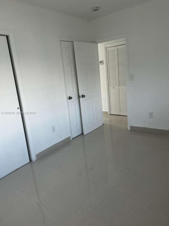 Photo - 3120 NW 19th Ave Unidad 1