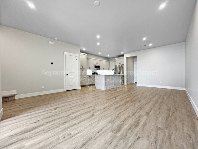 Photo - 160 S Koyukuk Ave