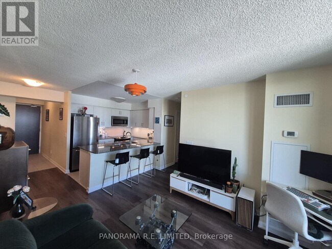 Photo - 205 Sherway Gardens Rd Unité 1006