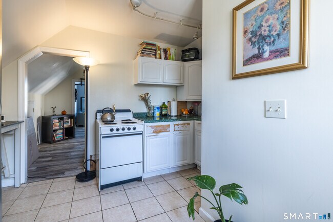 Photo - 795 Brewster St Unidad 3rd floor