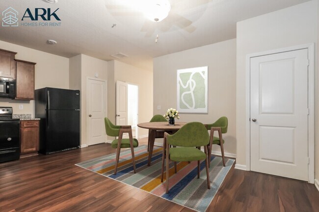 Photo - 109 Highwood Ln