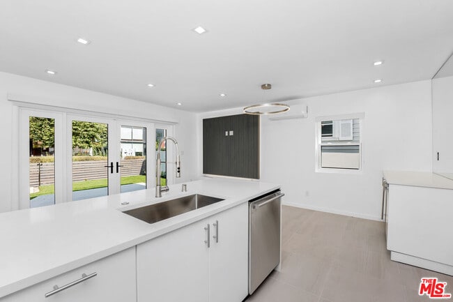 424 Carroll Canal