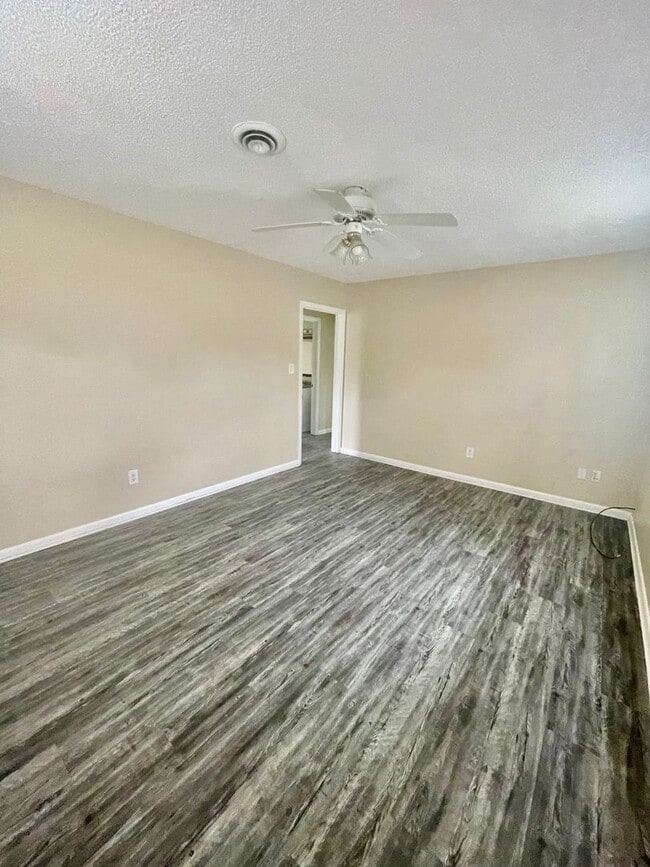 Photo - This lovely 2 bedroom 1 bath duplex is located in Stanley off Sifford Rd.