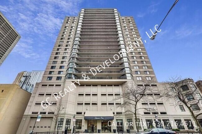 Building Photo - 33 W Delaware Pl Unit 18B Rental