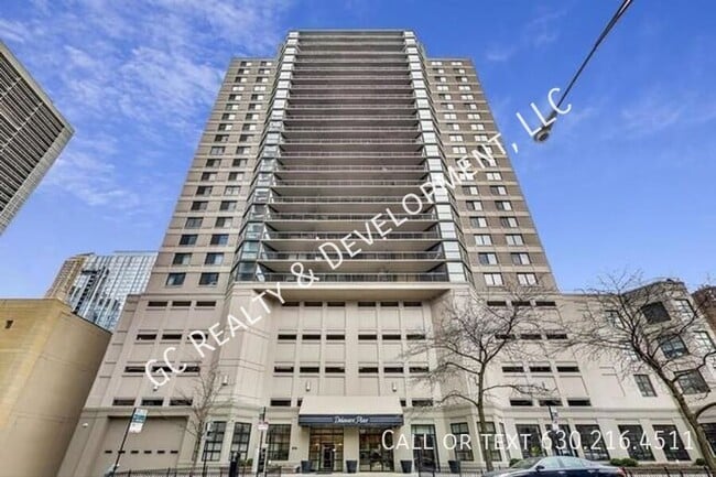 Photo - 33 W Delaware Pl Condo Unit 18B