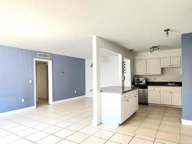Photo - 496 Banyon Tree Cir Unidad 204