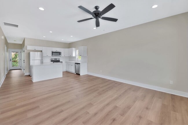 Photo - 359 Turnpike Rd