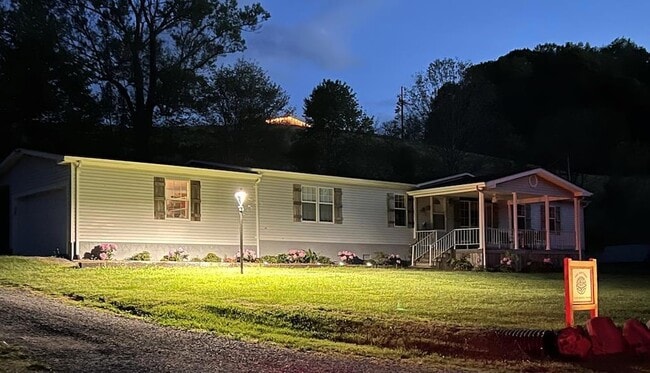 Building Photo - 21570 Alvarado Rd