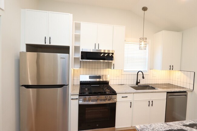 Photo - 14-16-16 Harriet St Unit 2