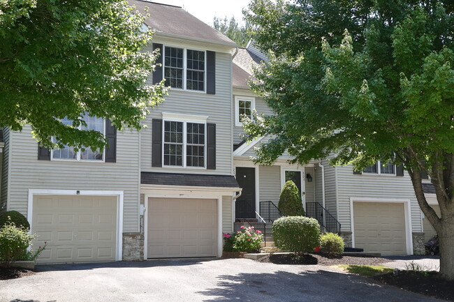 Photo - 204 Banyan Cir Dr Townhome