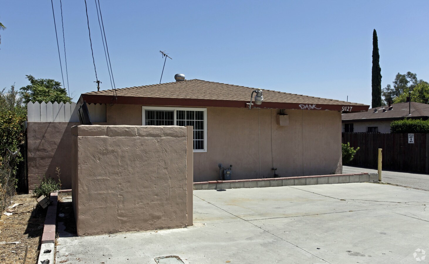 Photo - 9127 Juniper Ave