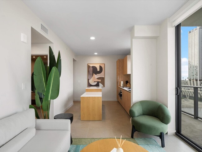 Building Photo - 11 NE 6th St Unit SI FL15-ID1380028P