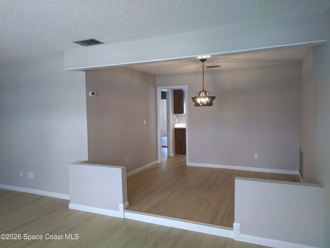 530 Rio Ln