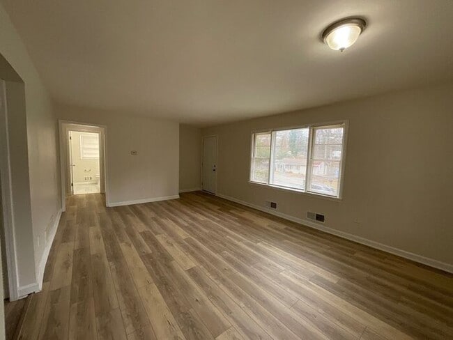 Photo - 3002 1st Ave SW