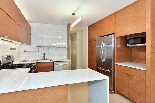 400 E Randolph St Unit 1430