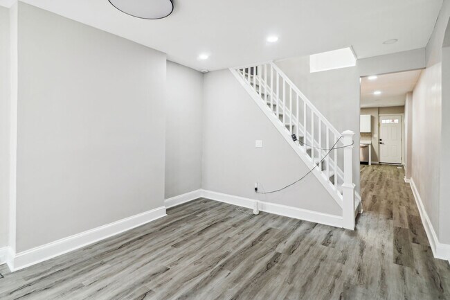 Photo - 2134 W Fayette St