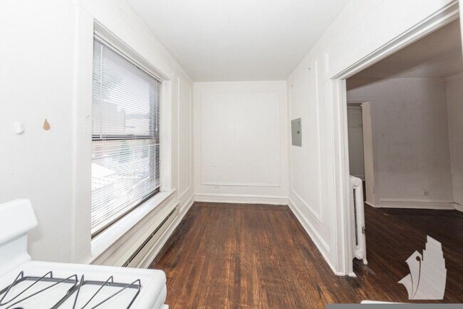 Photo - 2237 N Bissell St Unit 2237.5-1E