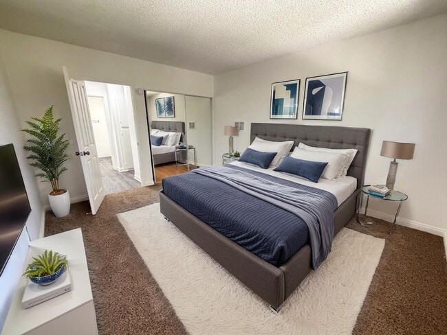 Photo - 1535 E Canfield Ln Unit 12