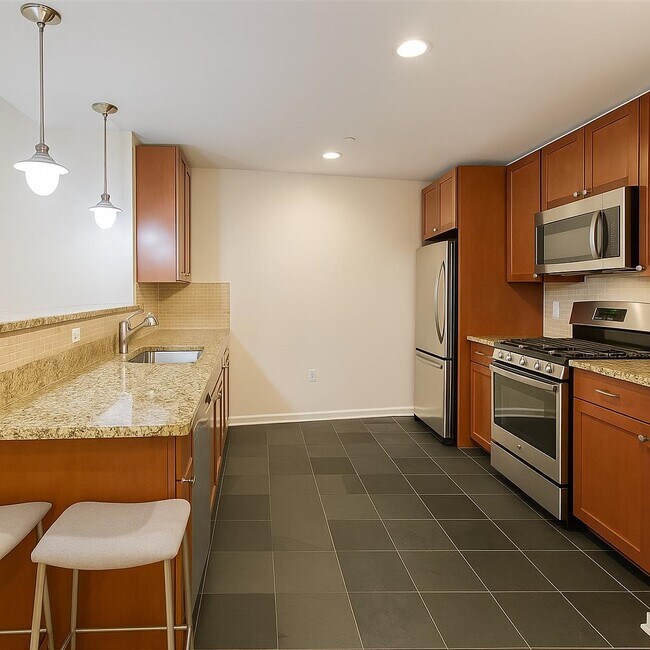 Photo - 700 Grove St Unidad 2V