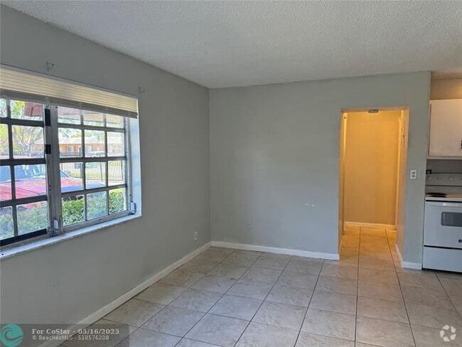 Building Photo - 5301 NW 18th Pl Rental