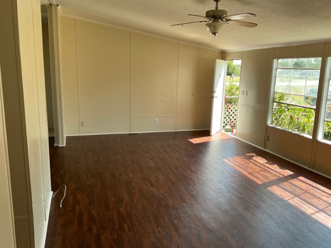 Photo - 343 Crescent Creek Ln