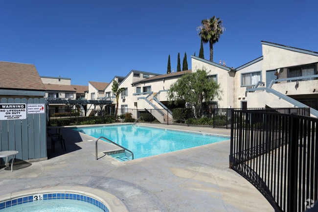 Photo - Monroe Garden