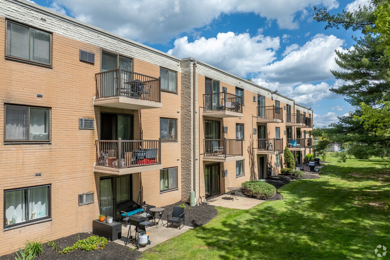 Meadowood Condominiums Warminster Township, PA