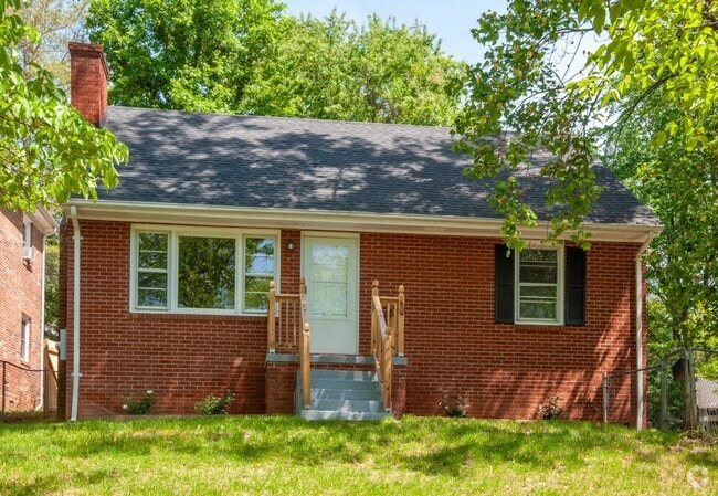 Building Photo - 238 Old Lynchburg Rd Rental