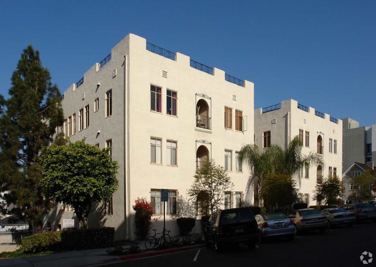 Elliot Arms Apartments - Elliot Arms Apartments