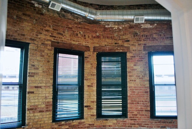 Photo - 2025 W North Ave Unidad 2A